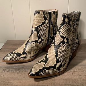 NIB Aldo Drelieua snakeskin booties
